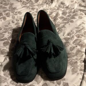 Women’s Green faux Suede Loafers with Tassels, new never worn